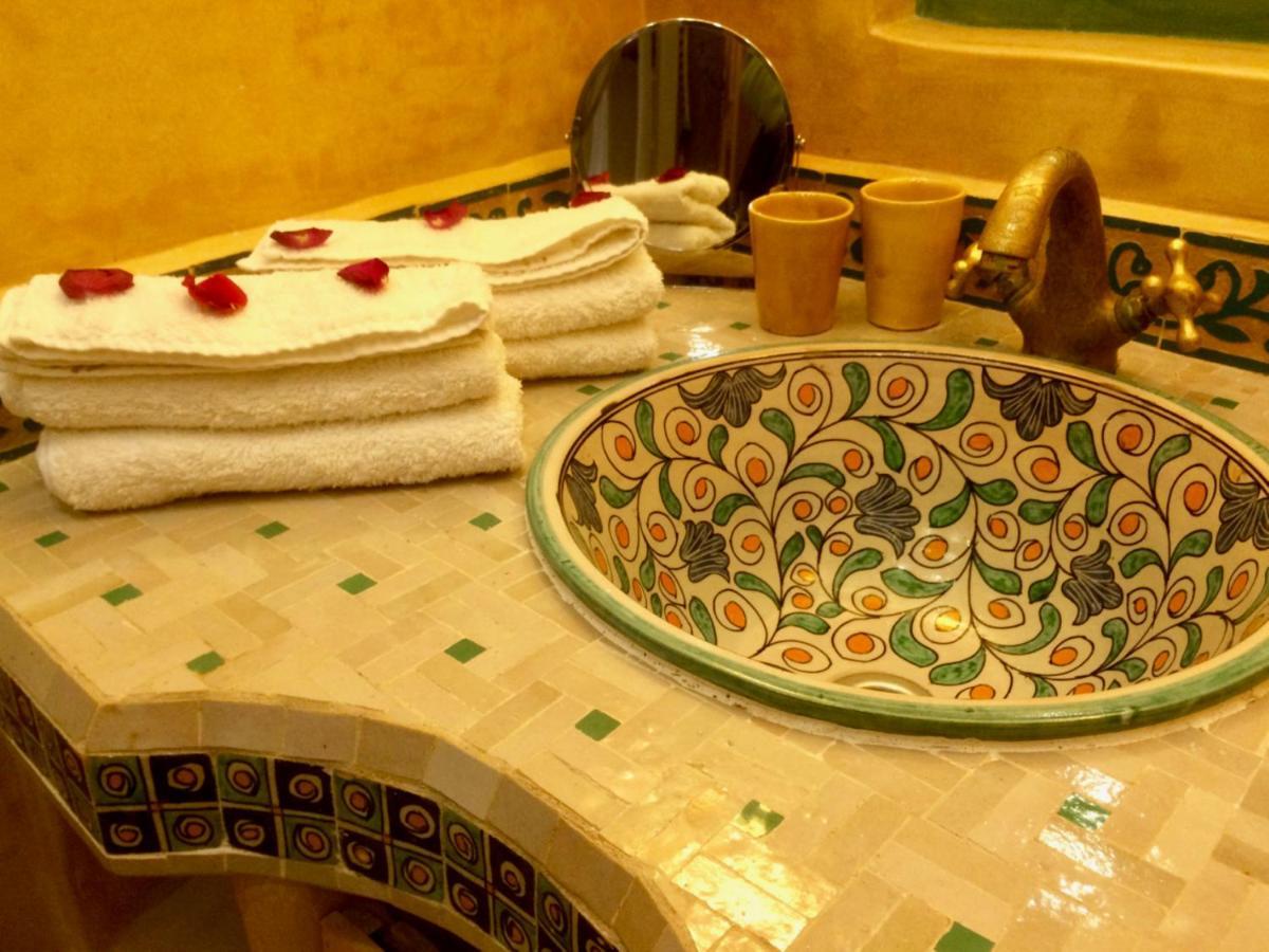 Hotel Riad Laylati As-Suwajra Zewnętrze zdjęcie